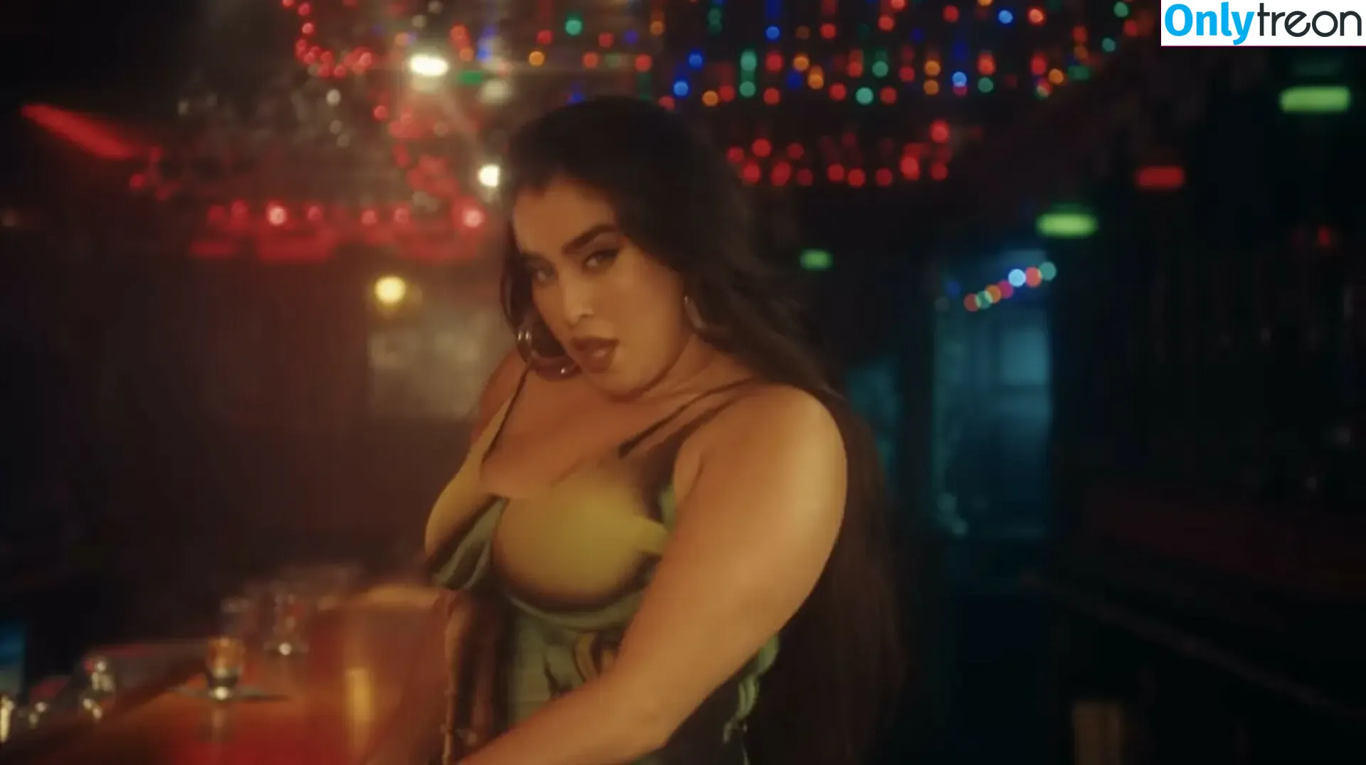 Lauren Jauregui nude photo #0211 (laurenjauregui)