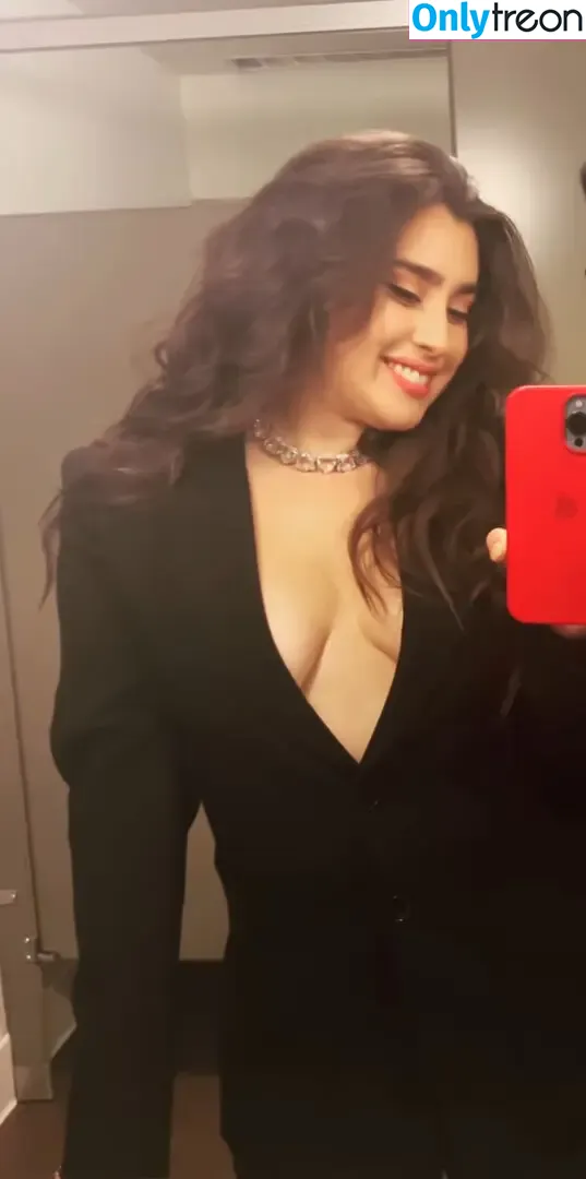 Lauren Jauregui nude photo #0256 (laurenjauregui)