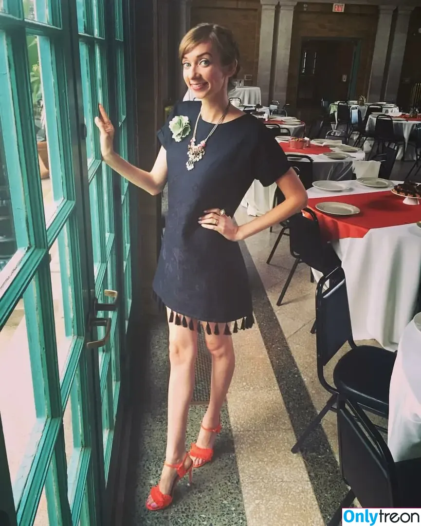 Lauren Lapkus nude photo #0041 (laurenlapkus)