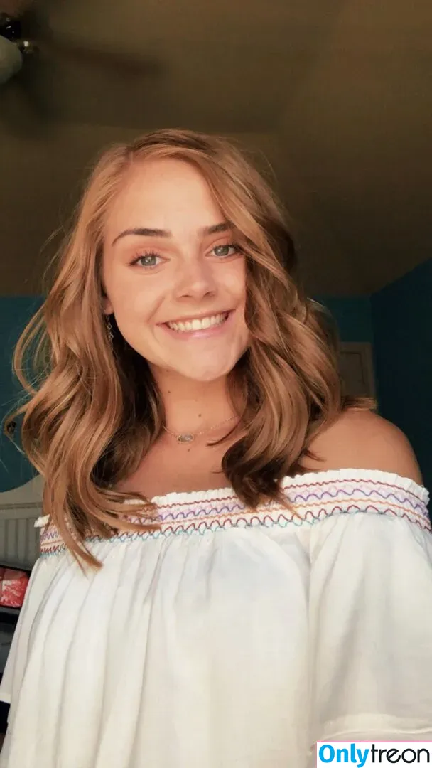 Lauren Mae nude photo #0017 (lauren-mae / liveitlikelauren)