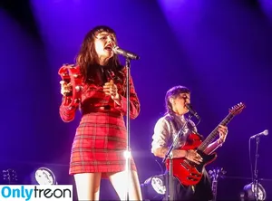 Lauren Mayberry / laurenevemayberry nude photo #0219