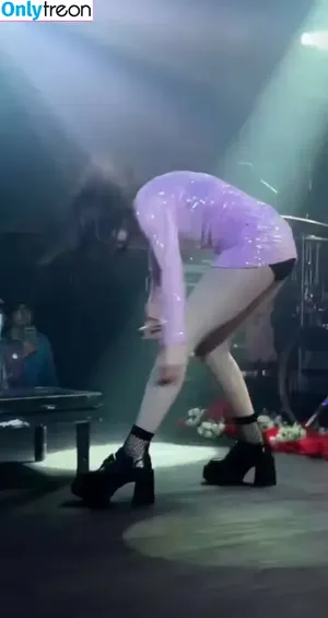 Lauren Mayberry / laurenevemayberry nude photo #0514