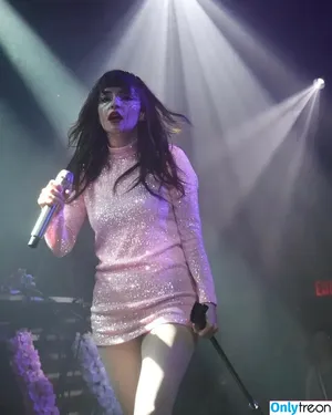 Lauren Mayberry / laurenevemayberry nude photo #0538
