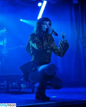 Lauren Mayberry / laurenevemayberry nude photo #0593