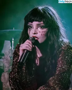 Lauren Mayberry / laurenevemayberry nude photo #0658