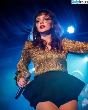 Lauren Mayberry / laurenevemayberry nude photo #0664