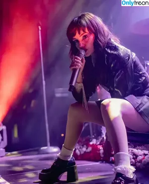 Lauren Mayberry / laurenevemayberry nude photo #0756