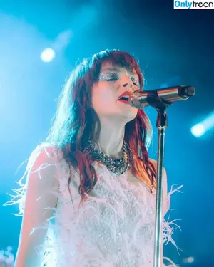 Lauren Mayberry / laurenevemayberry nude photo #0778