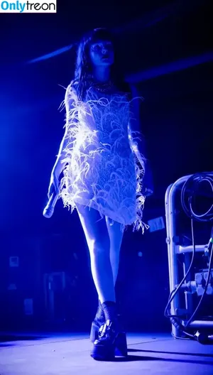 Lauren Mayberry / laurenevemayberry nude photo #0792