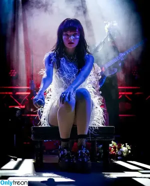 Lauren Mayberry / laurenevemayberry nude photo #0796