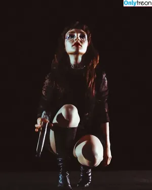 Lauren Mayberry / laurenevemayberry nude photo #0849