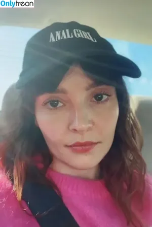 Lauren Mayberry / laurenevemayberry nude photo #0899