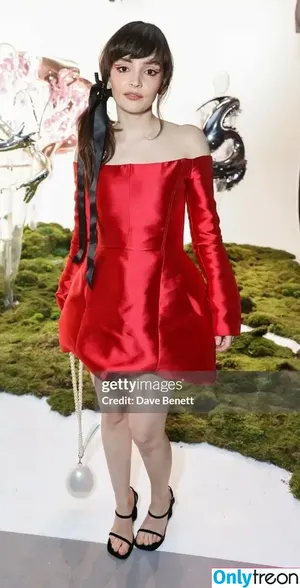 Lauren Mayberry / laurenevemayberry nude photo #0923