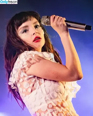 Lauren Mayberry / laurenevemayberry nude photo #0997