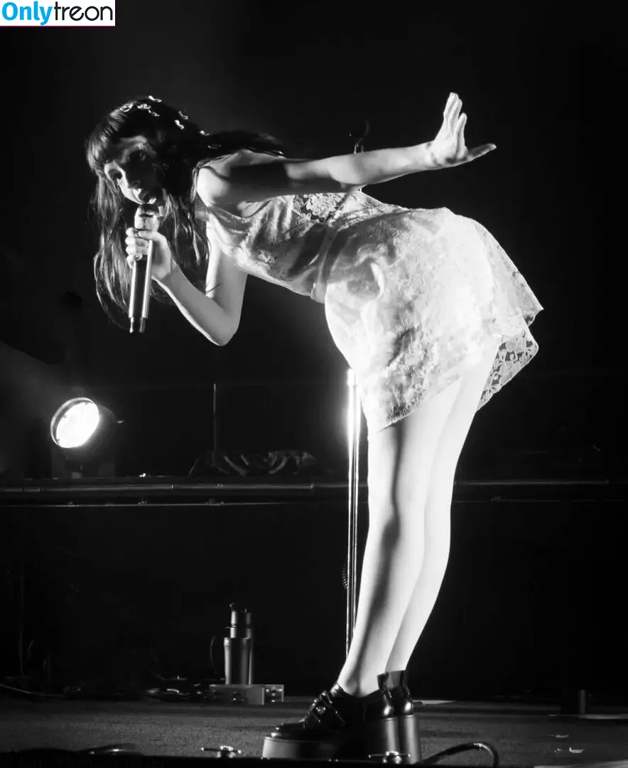 Lauren Mayberry nude photo #0225 (laurenevemayberry)