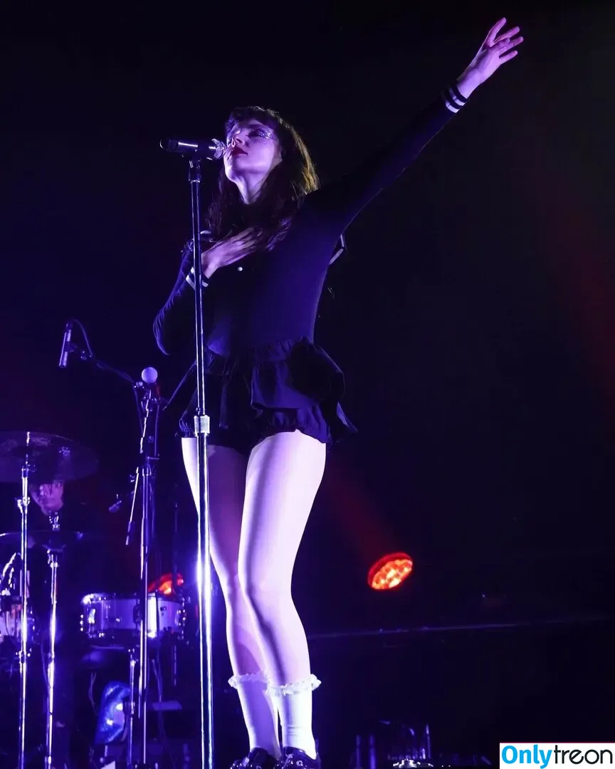 Lauren Mayberry nude photo #0231 (laurenevemayberry)
