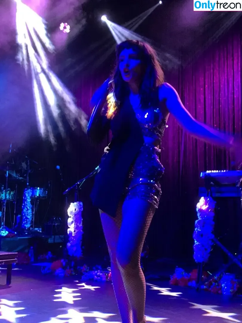 Lauren Mayberry nude photo #0321 (laurenevemayberry)