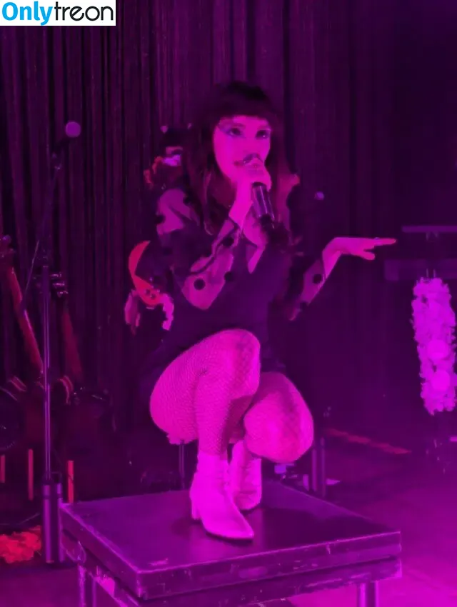 Lauren Mayberry nude photo #0346 (laurenevemayberry)