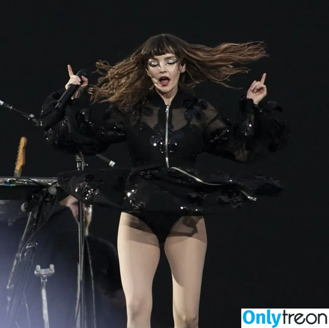 Lauren Mayberry nude photo #0433 (laurenevemayberry)