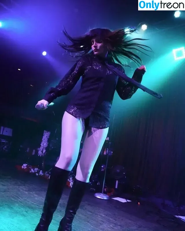 Lauren Mayberry nude photo #0439 (laurenevemayberry)