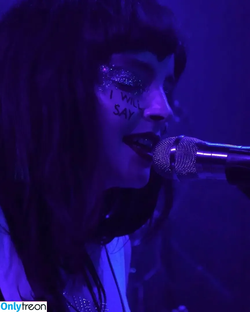 Lauren Mayberry nude photo #0482 (laurenevemayberry)