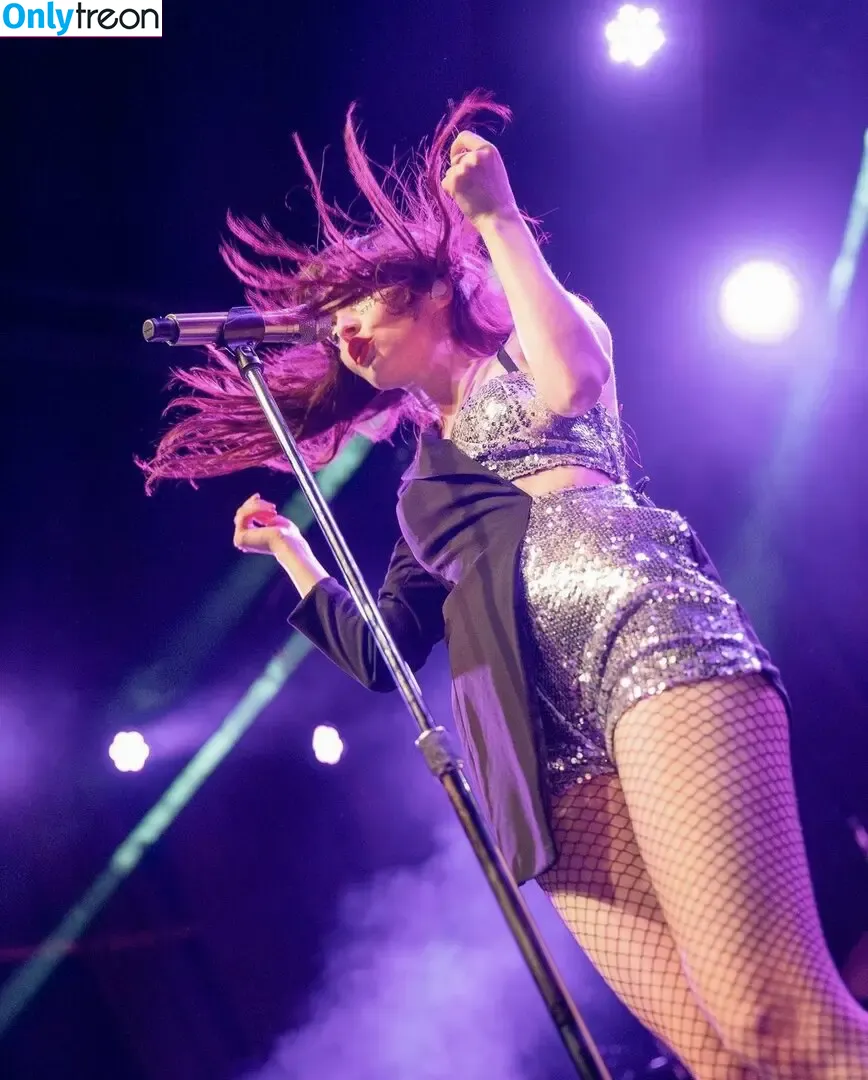 Lauren Mayberry nude photo #0494 (laurenevemayberry)