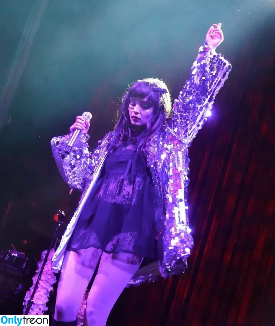 Lauren Mayberry nude photo #0507 (laurenevemayberry)