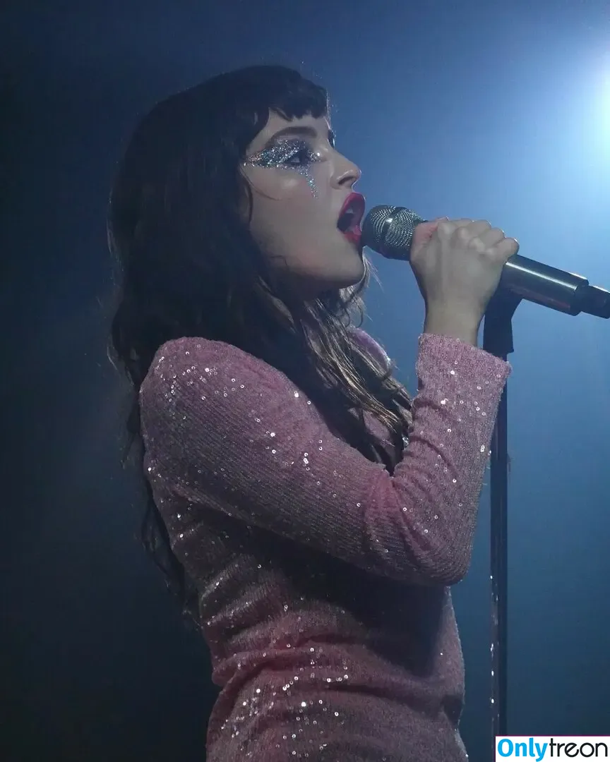 Lauren Mayberry nude photo #0537 (laurenevemayberry)