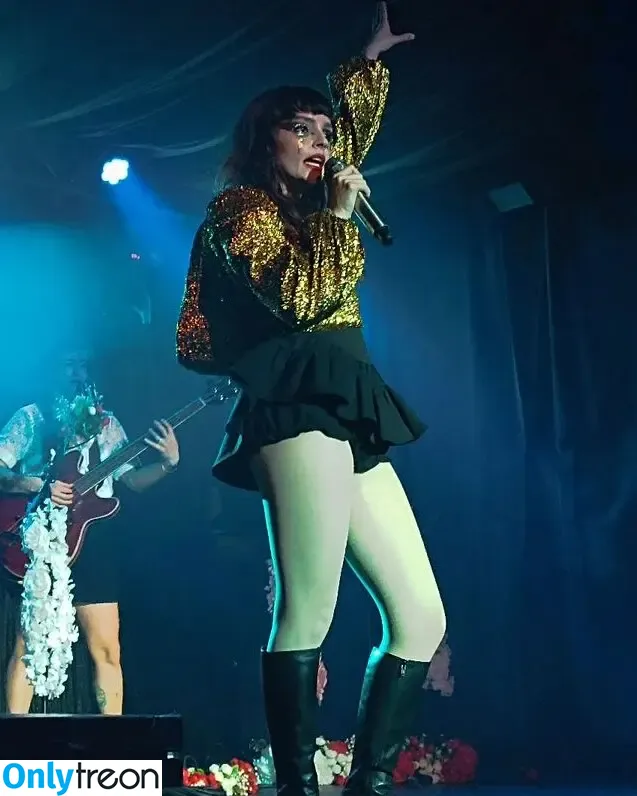 Lauren Mayberry nude photo #0603 (laurenevemayberry)