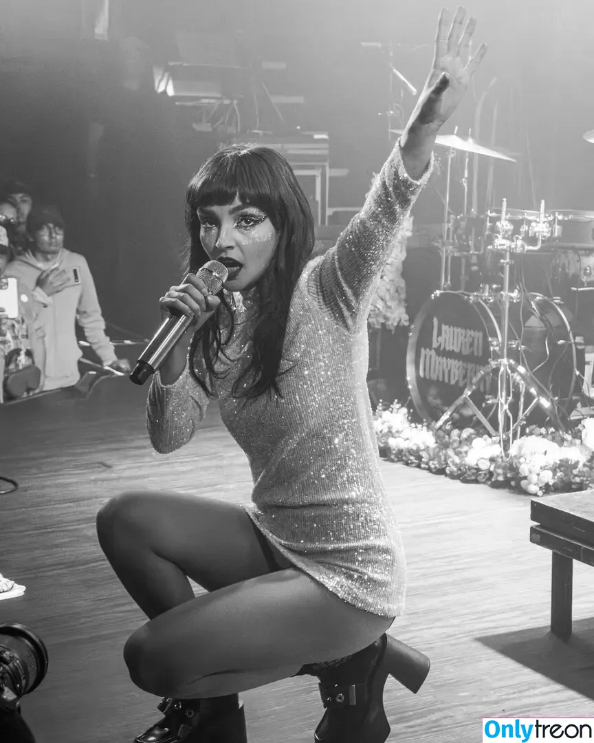 Lauren Mayberry nude photo #0604 (laurenevemayberry)