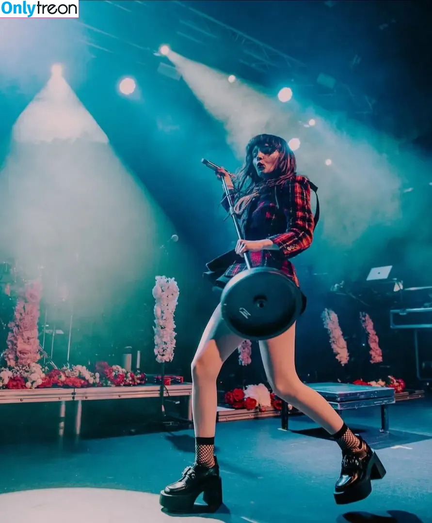 Lauren Mayberry nude photo #0624 (laurenevemayberry)