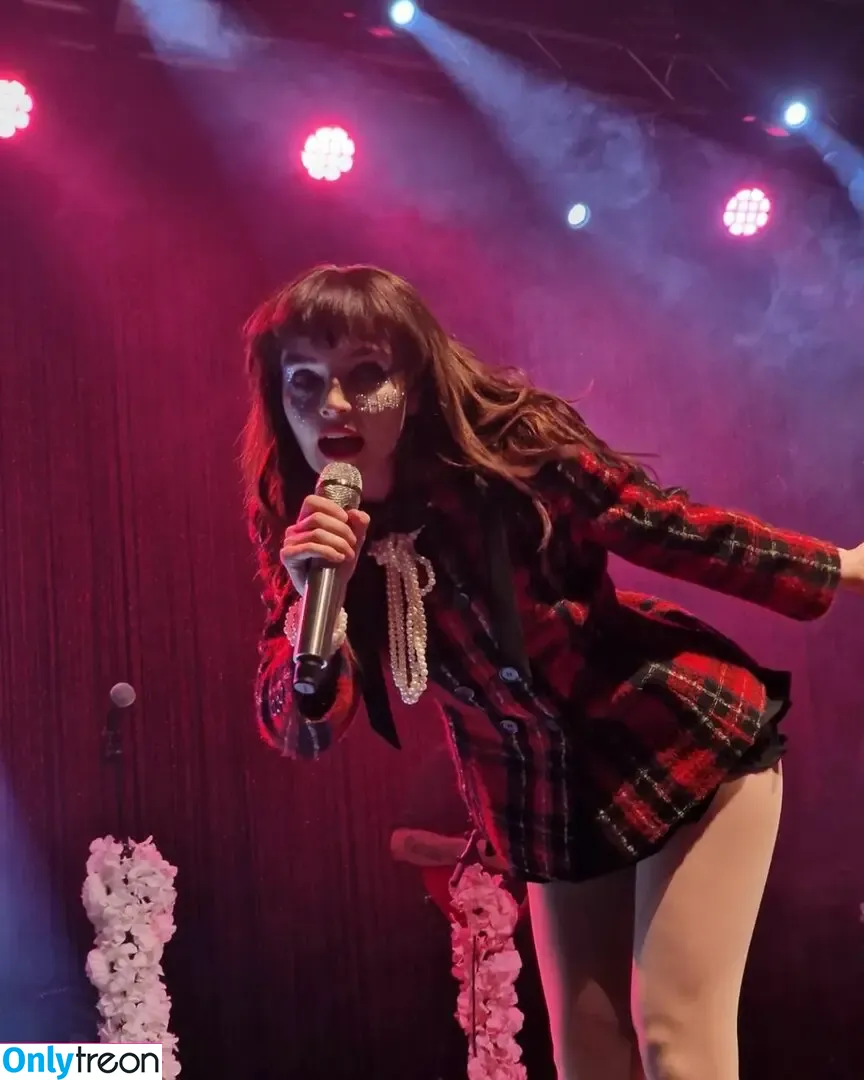 Lauren Mayberry nude photo #0686 (laurenevemayberry)