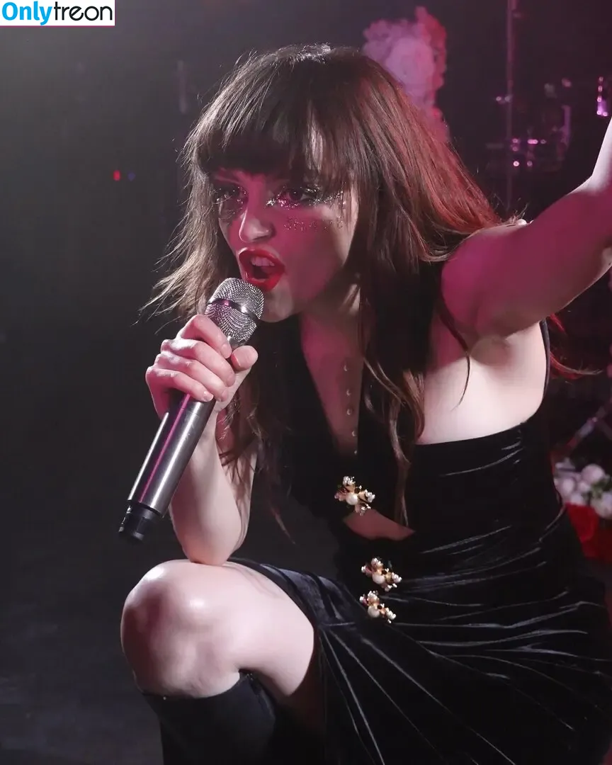Lauren Mayberry nude photo #0710 (laurenevemayberry)