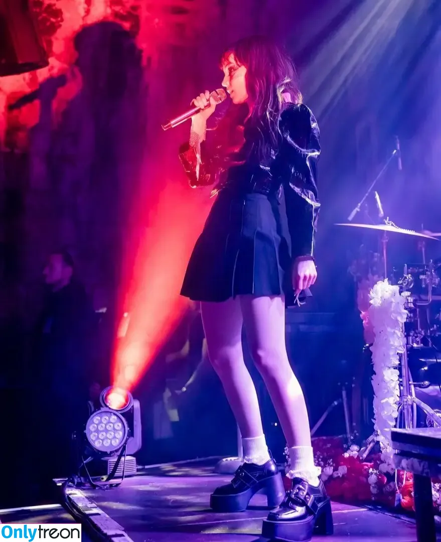 Lauren Mayberry nude photo #0755 (laurenevemayberry)