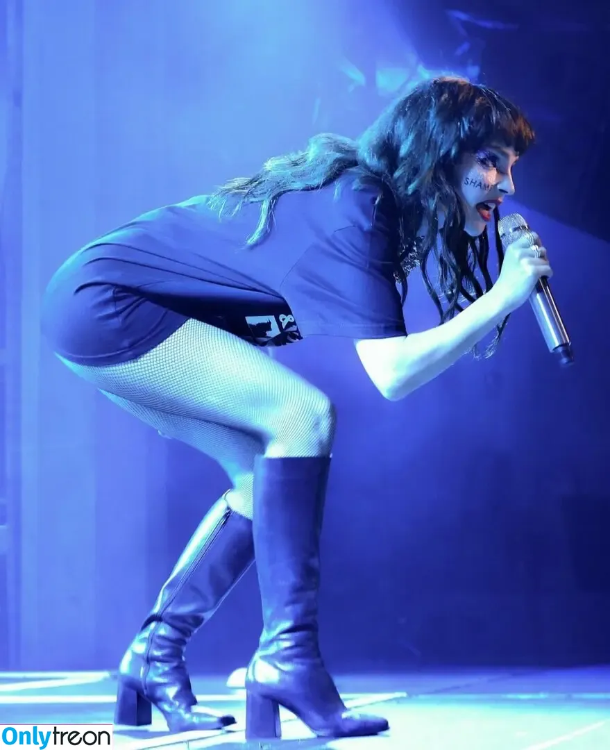 Lauren Mayberry nude photo #0767 (laurenevemayberry)