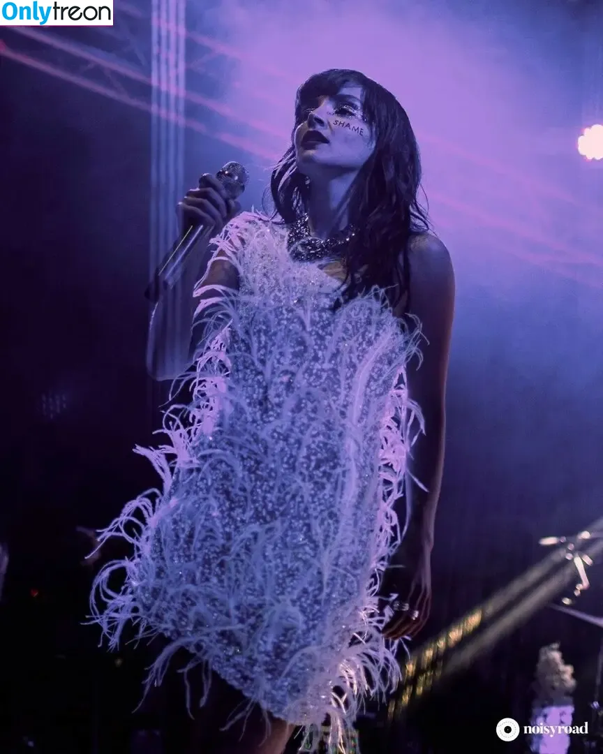 Lauren Mayberry nude photo #0771 (laurenevemayberry)