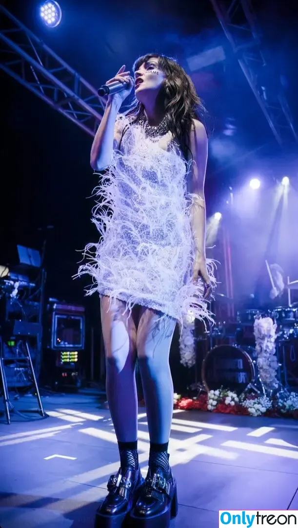 Lauren Mayberry nude photo #0790 (laurenevemayberry)