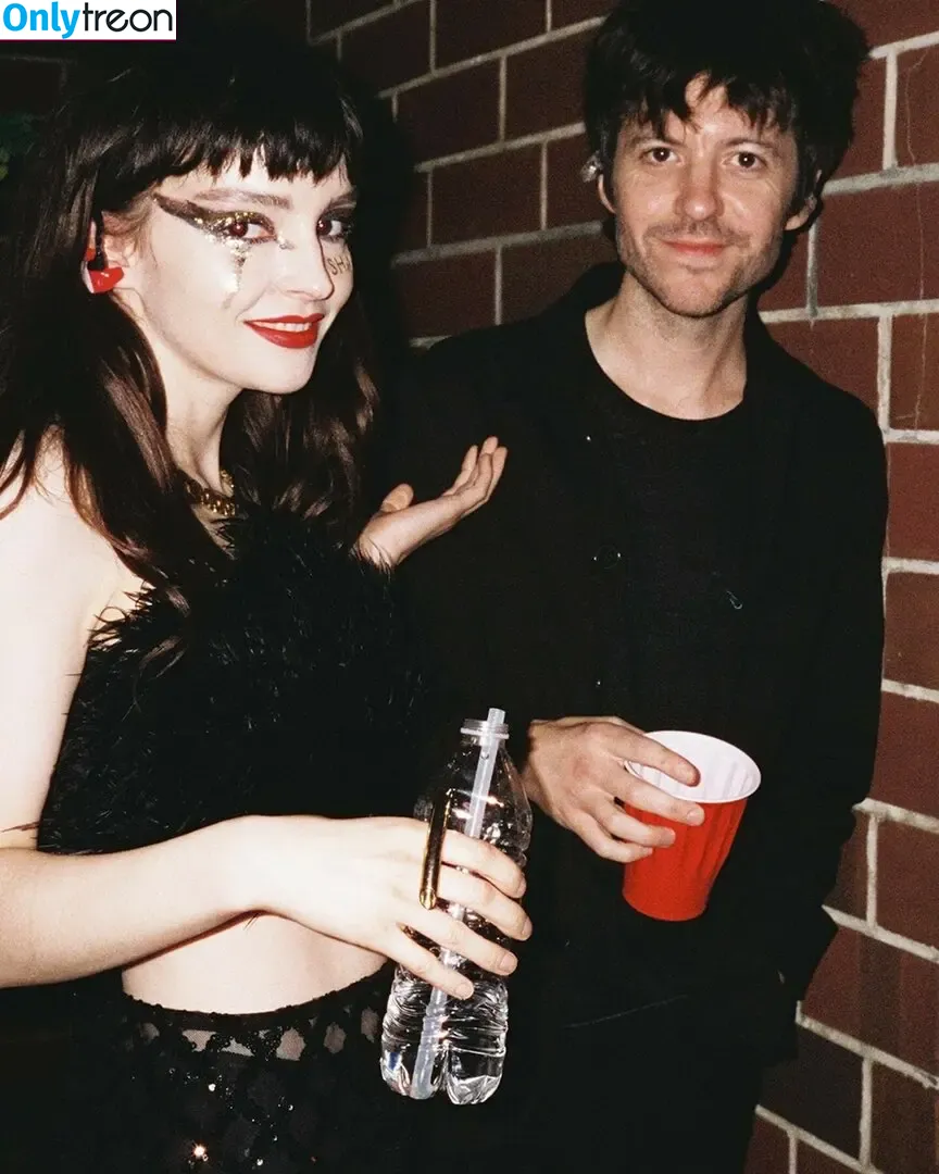 Lauren Mayberry nude photo #0811 (laurenevemayberry)