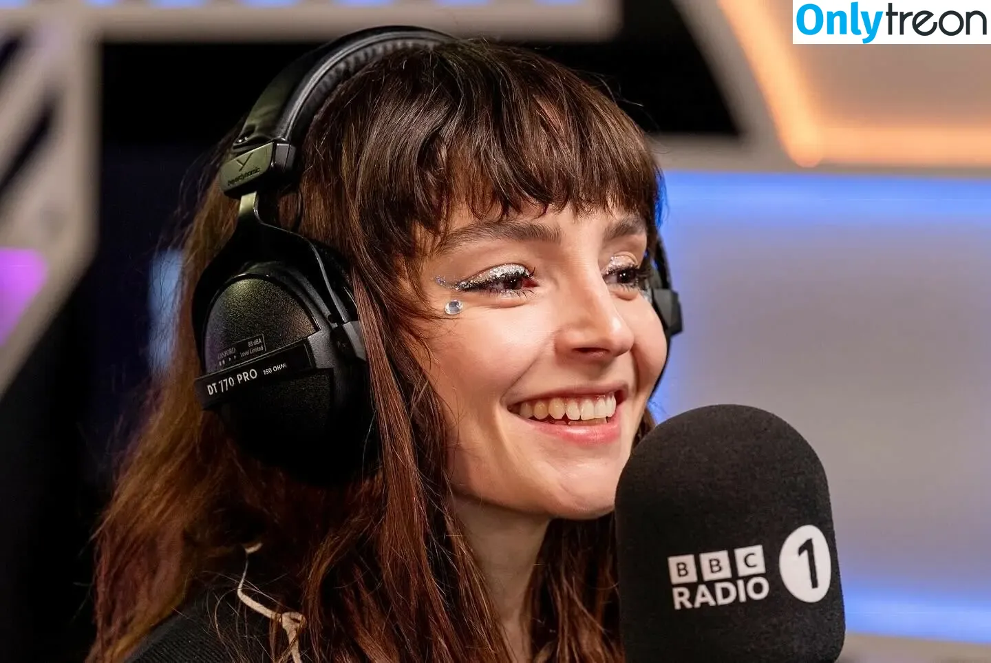 Lauren Mayberry nude photo #0813 (laurenevemayberry)