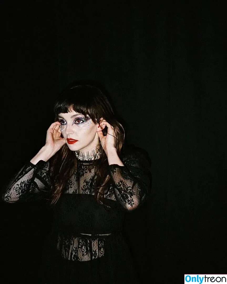 Lauren Mayberry nude photo #0832 (laurenevemayberry)