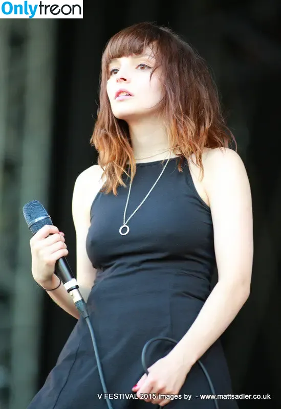 Lauren Mayberry nude photo #0859 (laurenevemayberry)