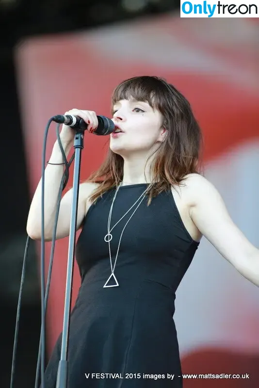 Lauren Mayberry nude photo #0861 (laurenevemayberry)