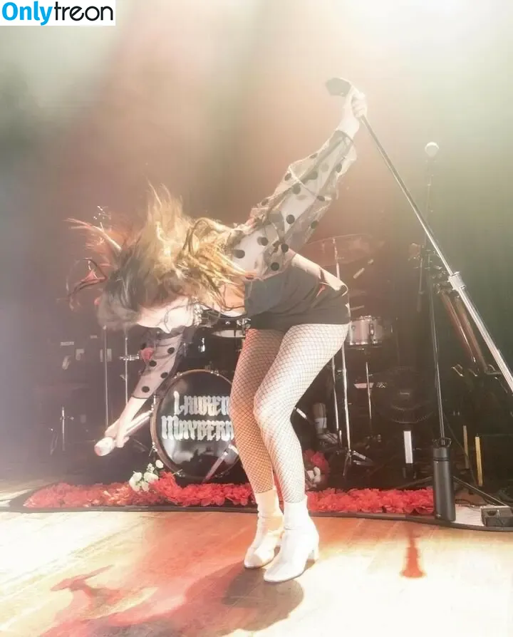 Lauren Mayberry nude photo #0868 (laurenevemayberry)