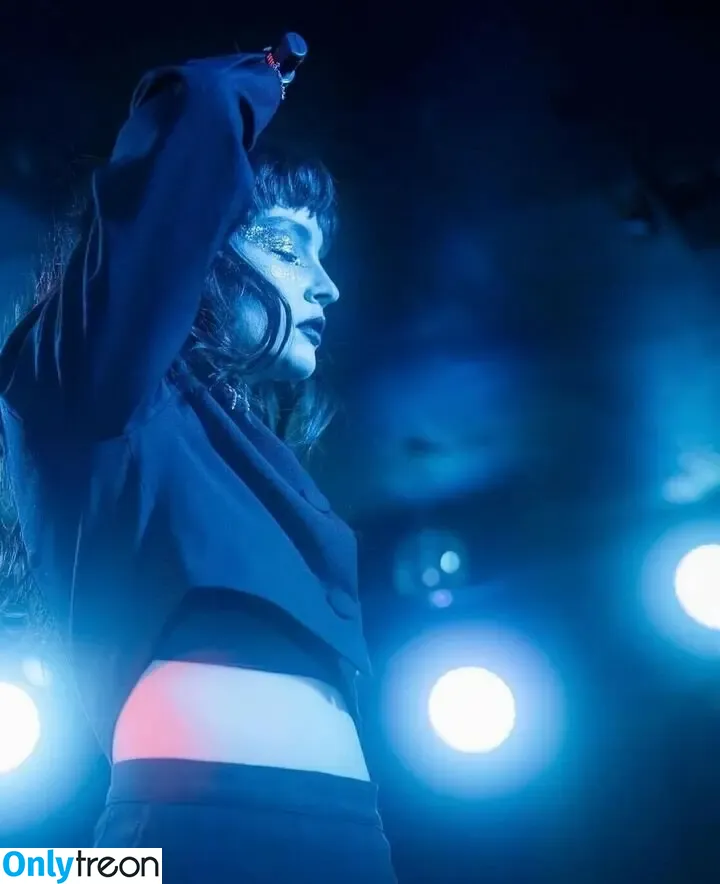 Lauren Mayberry nude photo #0869 (laurenevemayberry)