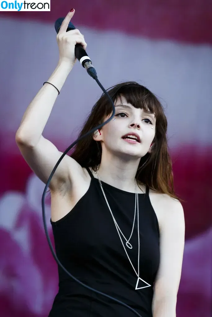 Lauren Mayberry nude photo #0870 (laurenevemayberry)