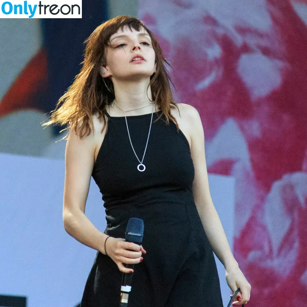 Lauren Mayberry nude photo #0875 (laurenevemayberry)