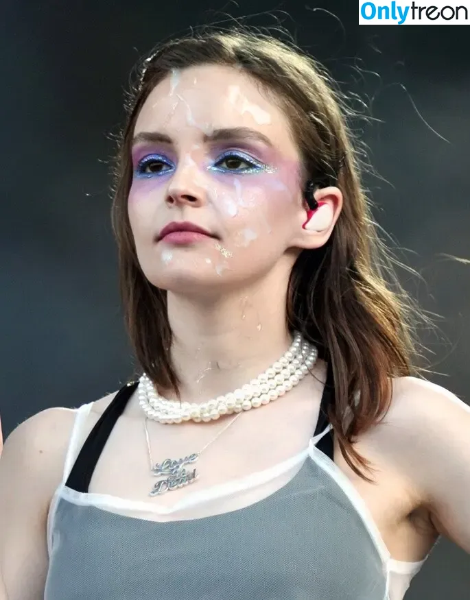 Lauren Mayberry nude photo #0883 (laurenevemayberry)