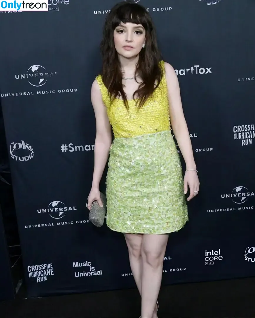 Lauren Mayberry nude photo #0902 (laurenevemayberry)