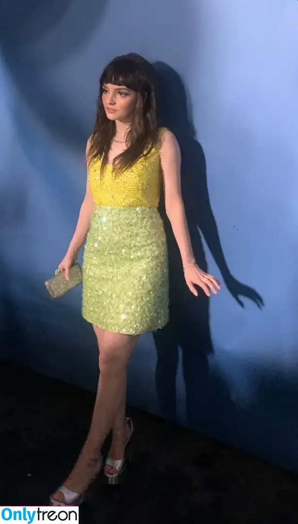 Lauren Mayberry nude photo #0905 (laurenevemayberry)