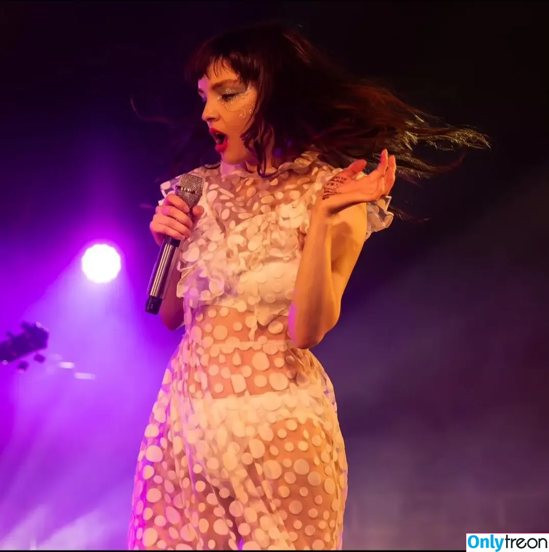 Lauren Mayberry nude photo #0957 (laurenevemayberry)